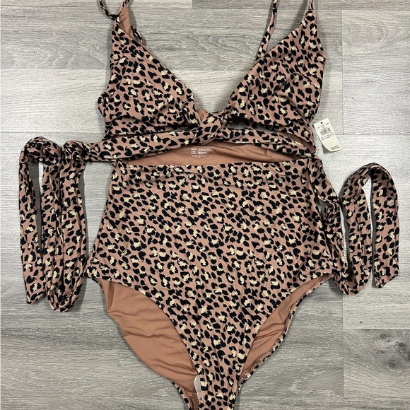 Leopard Print Wrap Swimsuit - Picture 2 of 4